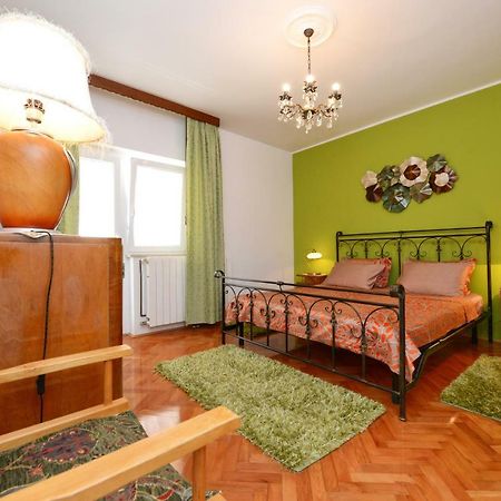 Apartments Nela Porec Exterior photo