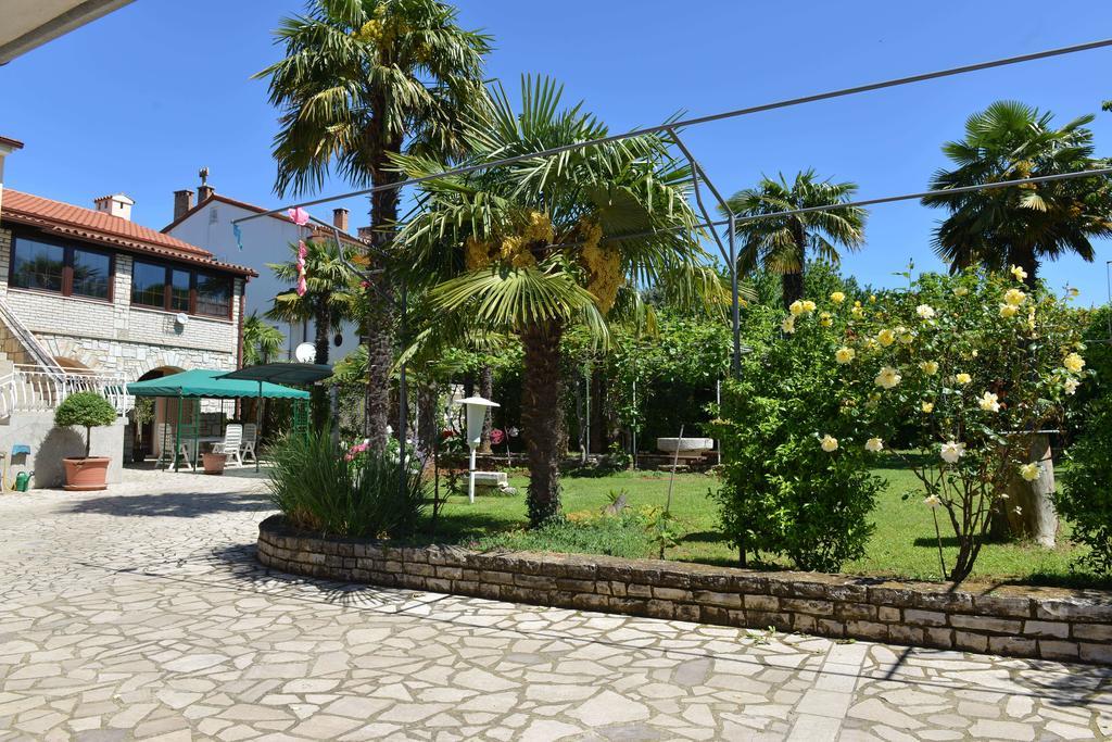 Apartments Nela Porec Exterior photo
