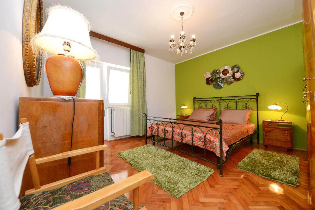 Apartments Nela Porec Exterior photo