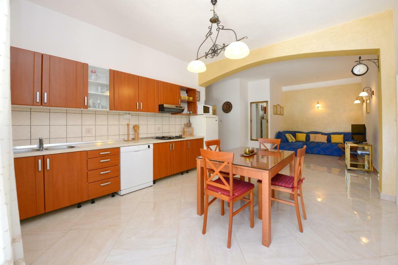 Apartments Nela Porec Exterior photo